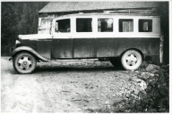 Truleg Chevrolet 1934-35  med ettermontert boks på forskjermen.