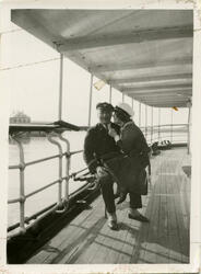 Hildur og Pelle forlovet seg på "gamle" d/s Sørøy i 1930