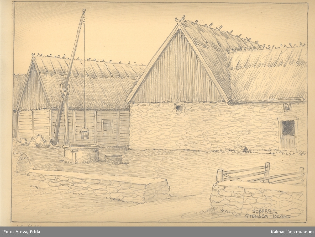 Motivet föreställer en bymiljö med en brunn med brunnsvippa samt byggnader med halmtak, i Stenåsa, Stenåsa socken.