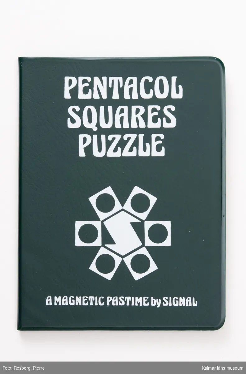 KLM 35599:1. Magnetiskt spel. Pentacol squares puzzel.