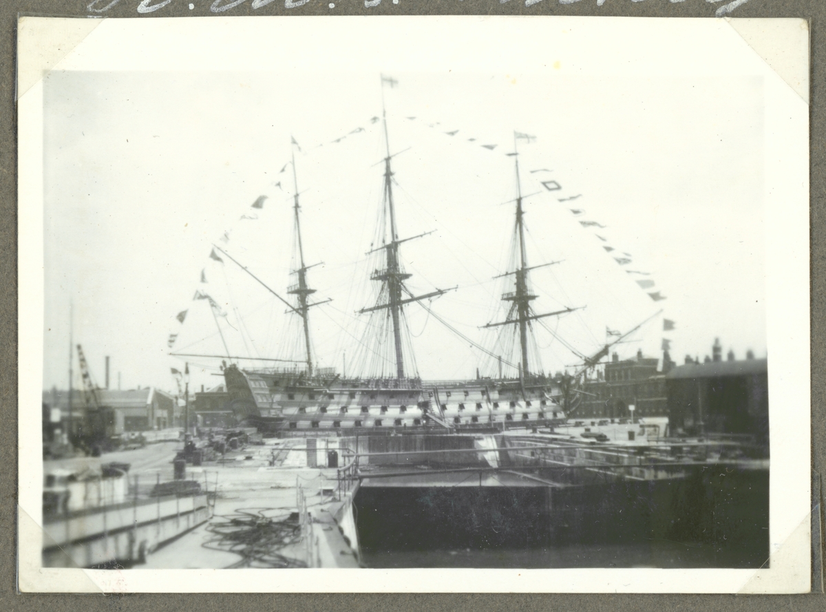 Bilden visar museifartyget HMS Victory i Portsmouth.