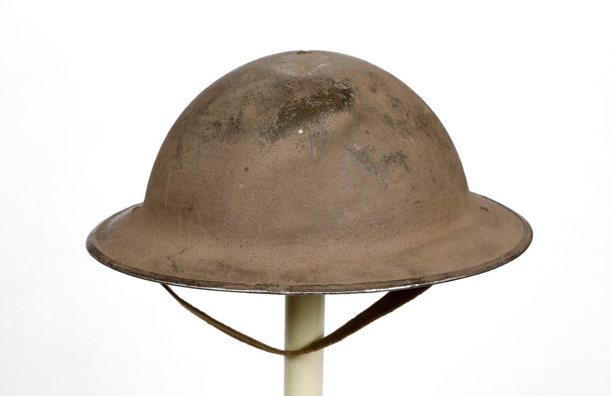 Britisk hjelm brukt under andre verdenskrig. Hjelmen har lik utforming som M/1916.
