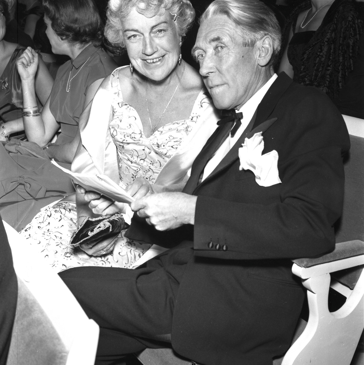 Stadsarkitekt Sven Wranér tillsammans med hustrun Liane i samband med nyinvigningen av Gävle teater 1957.