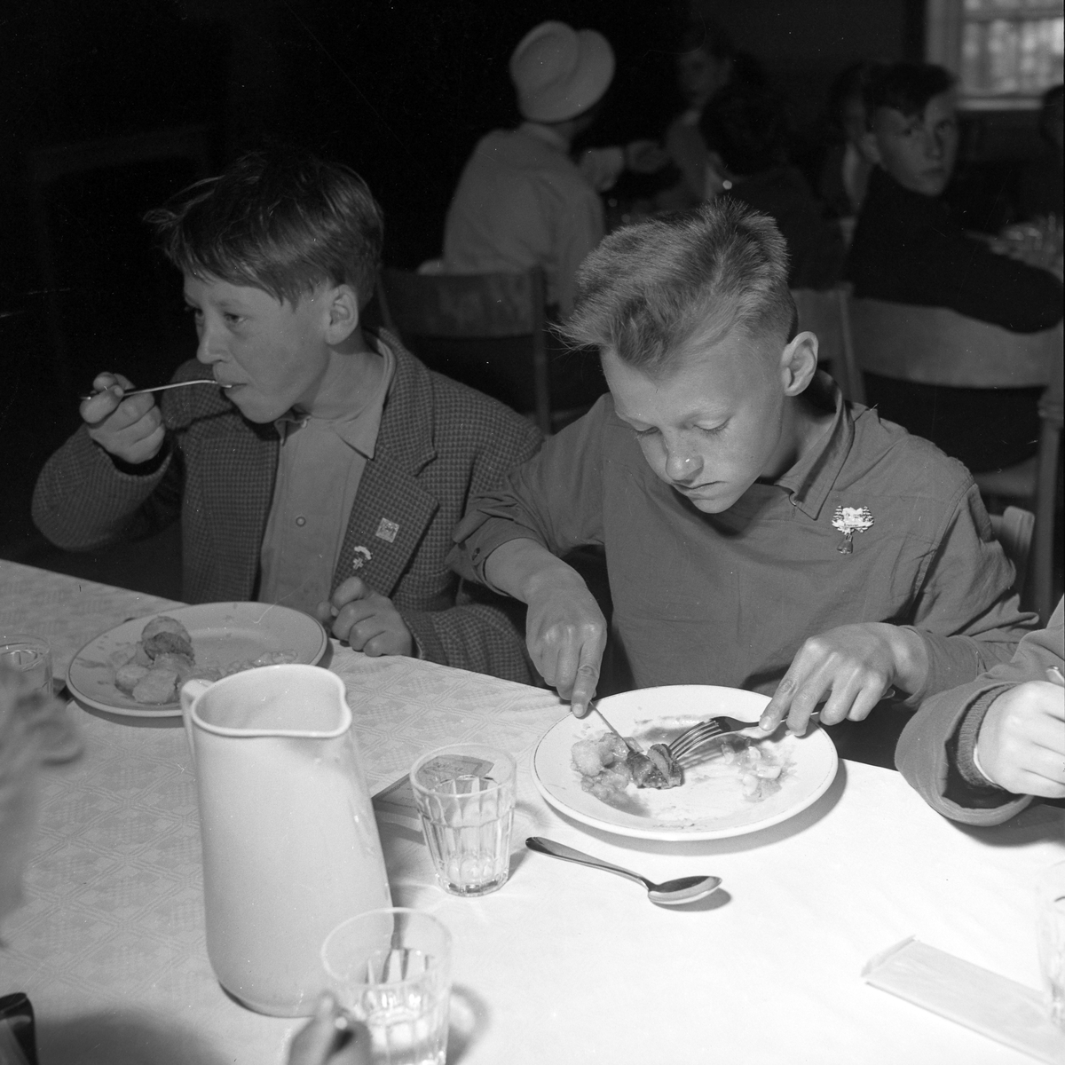 Svenske skolebarn på Solfeng kafé