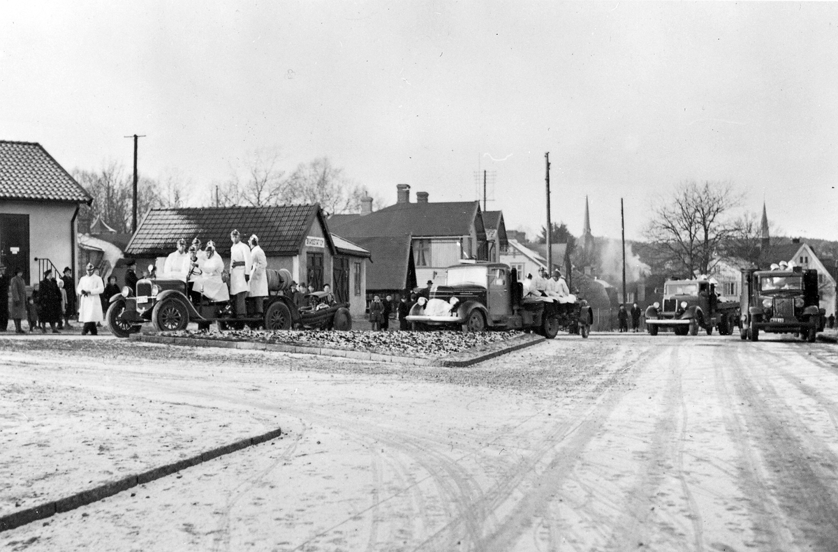 Oskarströms sn. Uppvisning av Oskarströms brandkår på Brandskyddets dag den 22 november, 1942.