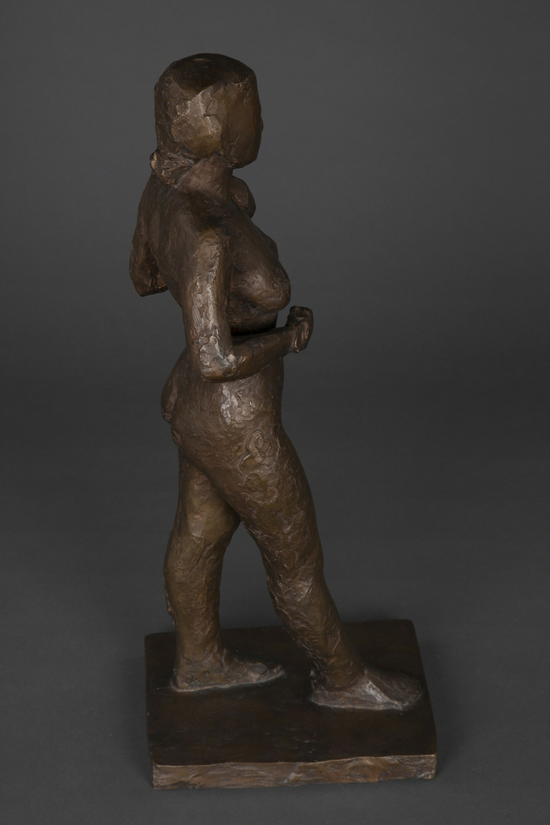 Stående kvinneakt [Bronseskulptur]