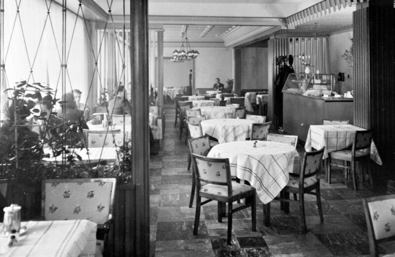 Hotell Astoria, Hamar, 1955. Foto: Normanns kunstforlag AS/Anno Domkirkeodden. (Foto/Photo)