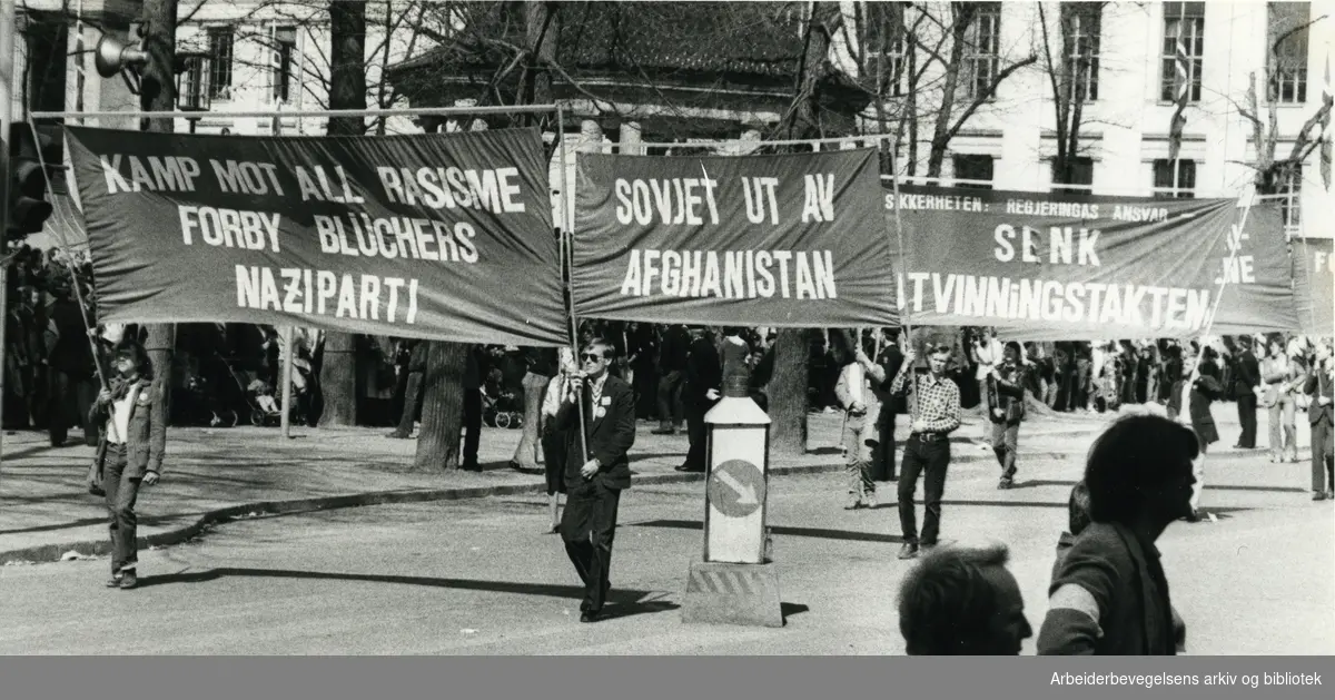 1. mai 1980, Oslo. Paroler: Kamp mot all rasisme forby Blüchers naziparti - Sovjet ut av Afghanistan