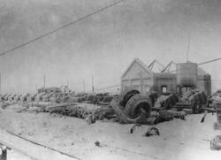 Gruvene i Bjørnevatn vinteren 1944/45, sett fra bensinstasjo