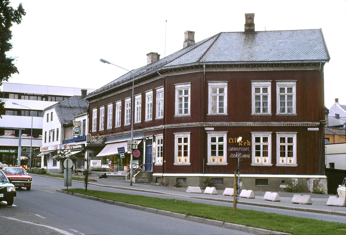 Apotekergården i Hunnsveien , Gjøvik 1981