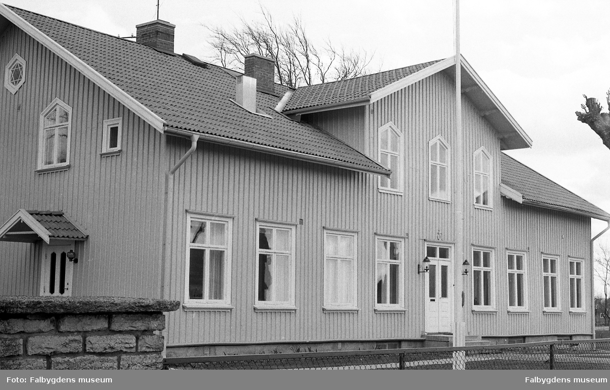 Byggnadsinventering 1972. Stä 129, Prästgården. Framsidan.