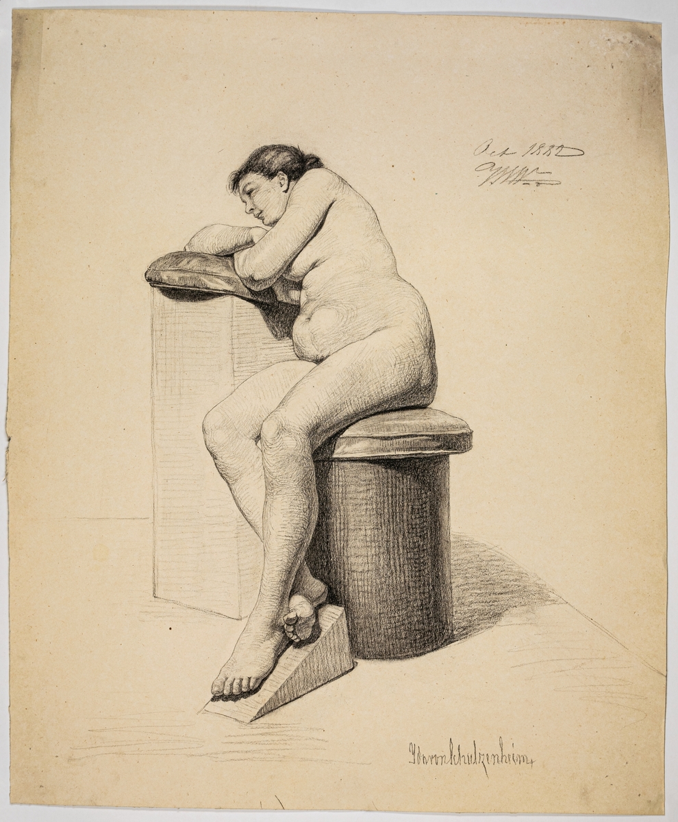 Modellstudie, sittande kvinna lutande sig mot sidan. Kol på papper, signerad Ida von  Schulzenheim. 
Ytterligare påskrift: Oct 1882 WW.
