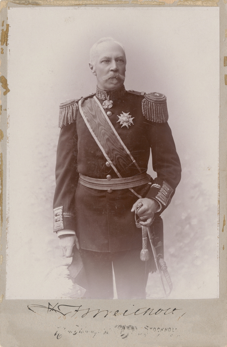 Porträtt av generallöjtnant Edvard Julius Breitholtz, generalfälttygmästare och chef för artilleriet 1890-1898.

Se även bild AMA.0000959 och AMA.0006999.