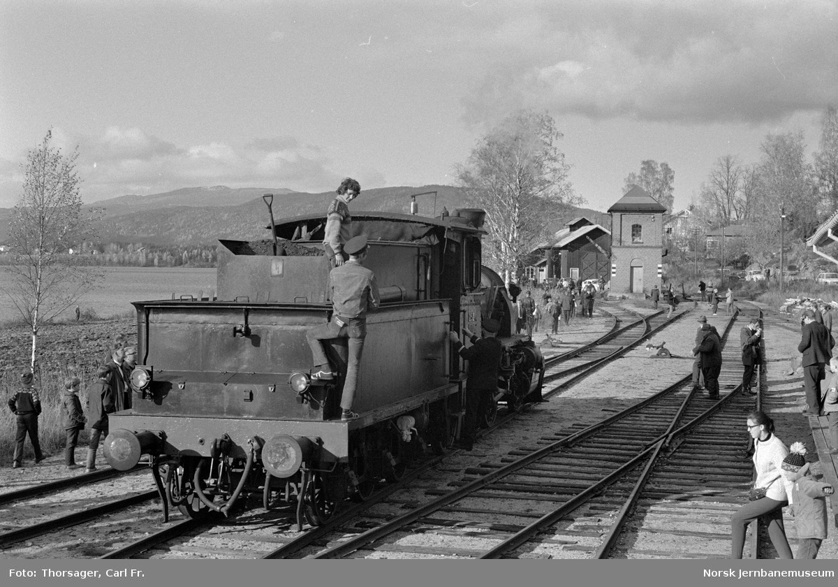 Damplokomotiv 21b 252 på Krøderen stasjon