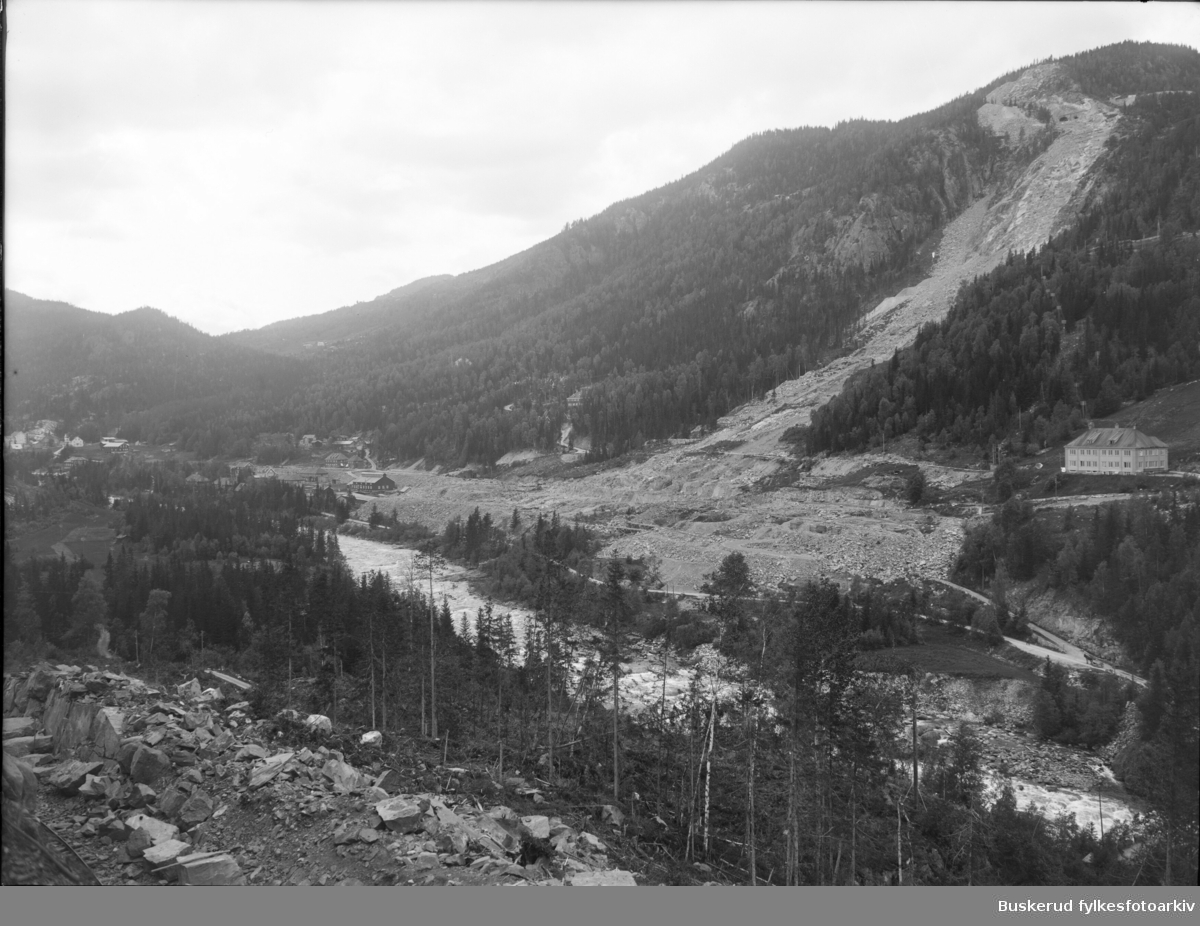 Landskapet før byggingen av kraftverket Nore 1 ,sett fra Numedalslågen 1924