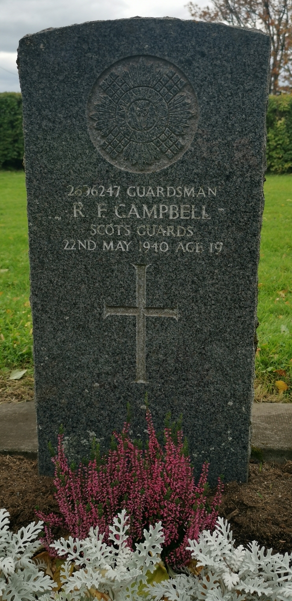 Robert Fraser Campbell (d. 1940). Britisk krigsgrav på Mo kirkegård, Mo i Rana.