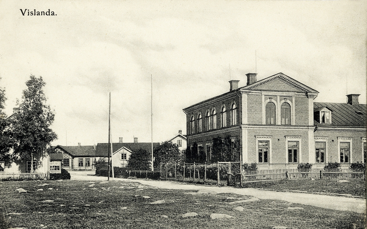 Vislanda, med järnvägsstationen i bakgrunden, 1906.