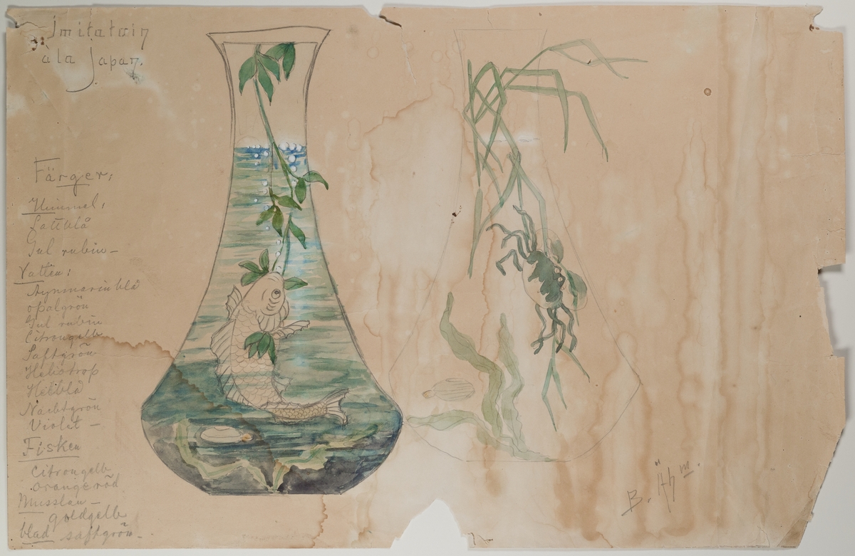 Akvarellskiss på papper.
Signerad skiss av Betzy Ähm av en vas eller karaff i jugendstil. Konturer i blyerts, liksom påskrift med färgbeskrivningar och signatur. Motiv i form av ett vattenlandskap med en fisk och gröna växter, i blått och grönt.