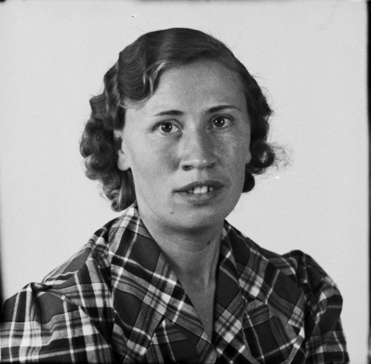 Hanna Nygren, Östhammar, Uppland 1937