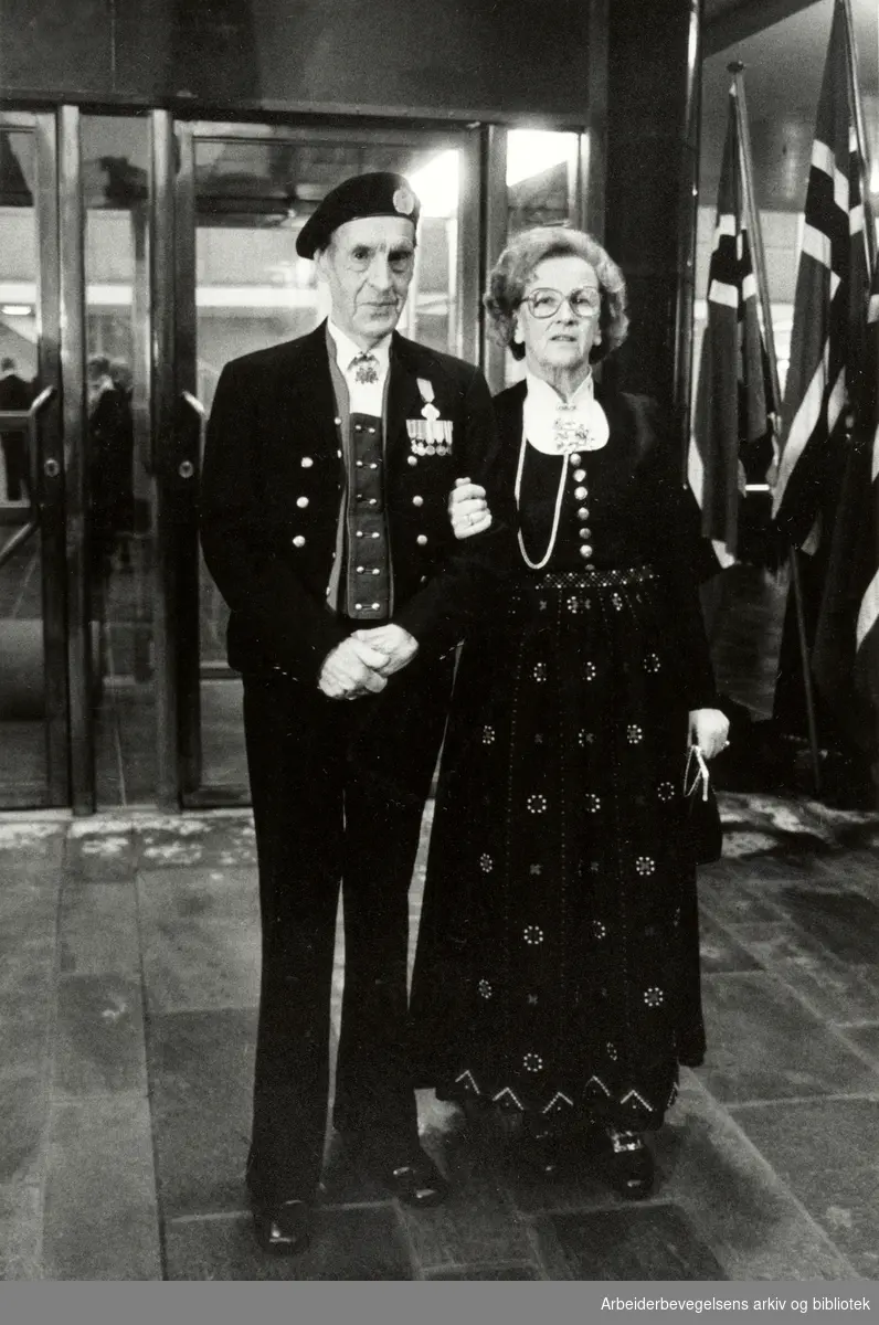 Sigbjørn Bernhoft Osa og kona Anne under åpningen av Det Norske Teatret, 19. September 1985