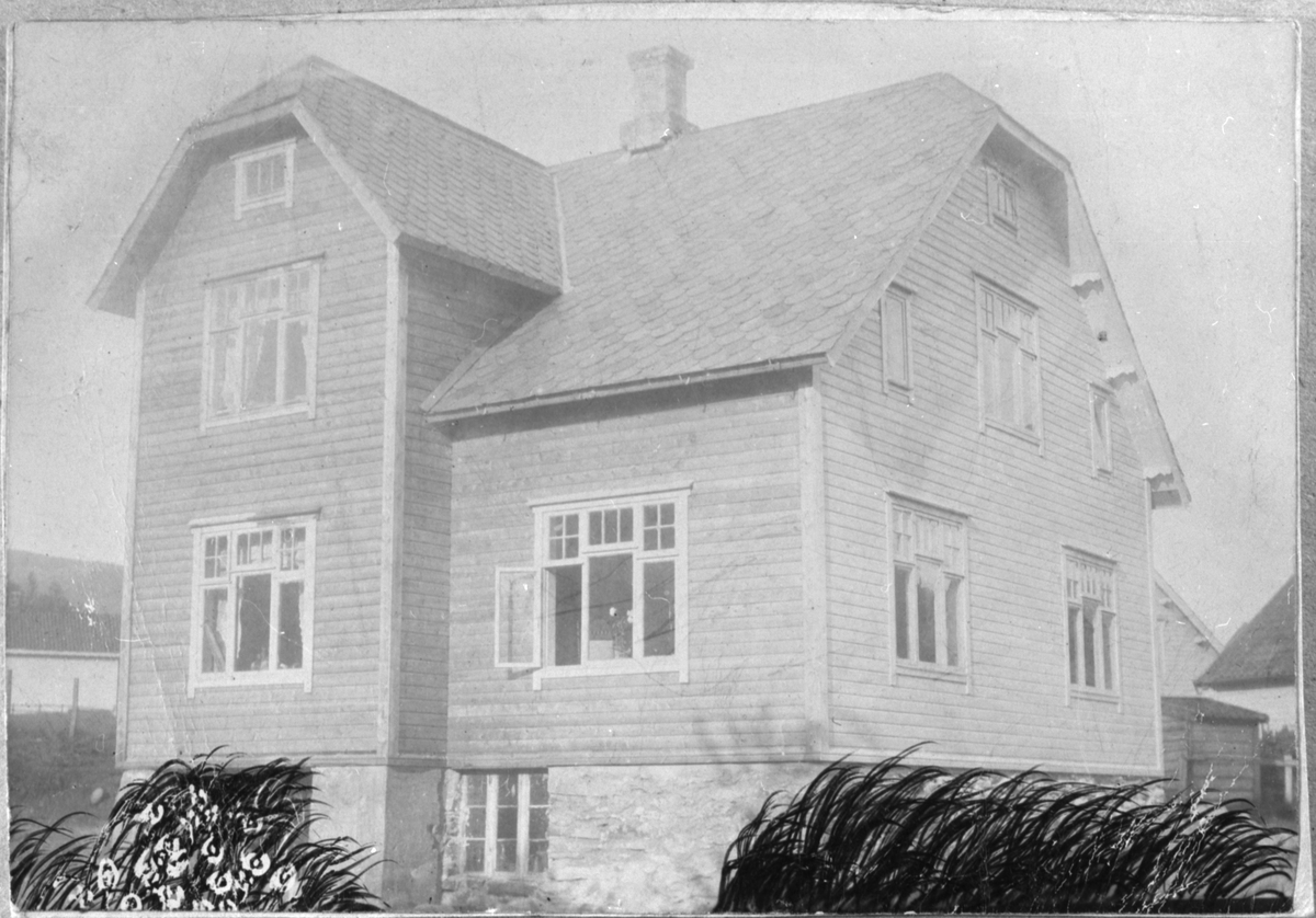 "Bakkehuset" i Ølen, ca. 1935.