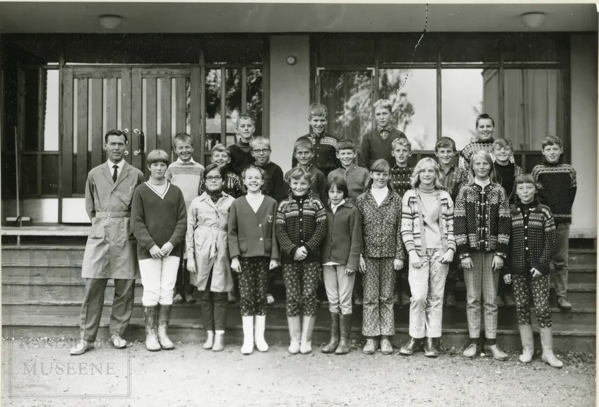 Skolebilde Trintom skole, 6. klasse 1967/1968