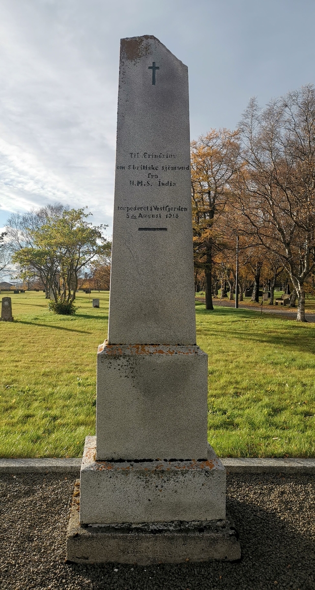 Britisk krigsgrav på Bodø kirkegård, hvor 5 falne fra 1. verdenskrig er gravlagt. De omkom ved torpederingen av HMS "India" i Vestfjorden i 1915.