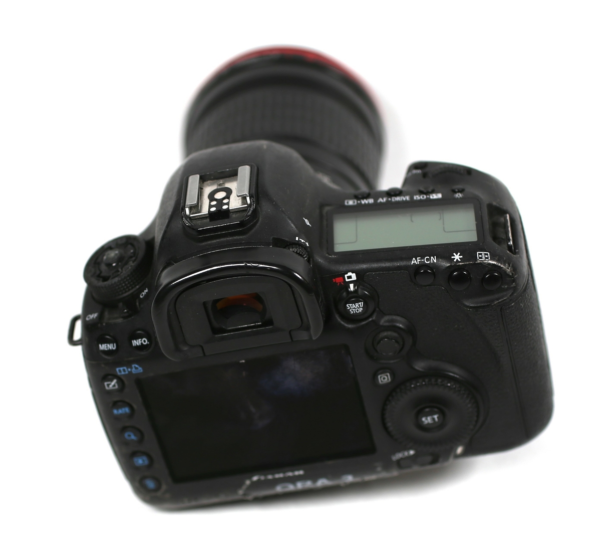 Digitalt kamera med 135 mm objektiv.