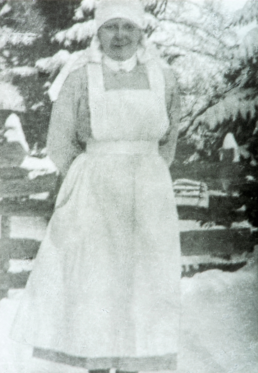 Søster Jorunn Uppstad, hun var avdelings oversøster ved tuberkeloseavdelingen ved Stange sykehus.