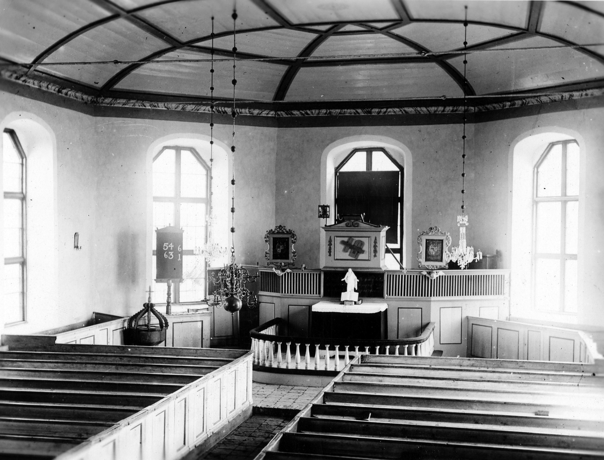 Interiör från Långareds kyrka i Långared.