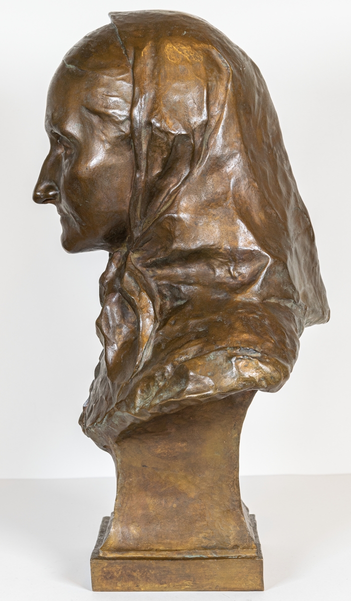 Skulptur, brons, bröstbild/porträtt av konstnärens mor Mathilda Matton.