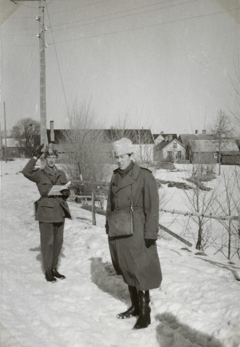 Text i fotoalbum: "AIHS aik fältövning i Halmstad 15-30 mars 1942".