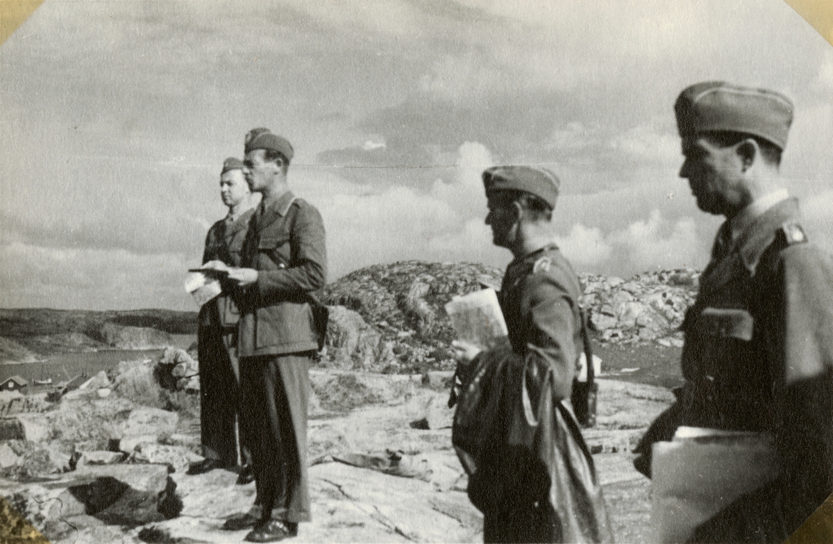 Text i fotoalbum: "Hk sommarfältövning vid Sundsvall juli 1944".