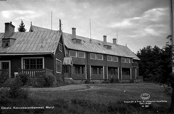 Vykort, "Onsala. Konvalescenthemmet. Meryt." Sydöstfasaden åt havet. Vilohemmet uppfördes 1901 på initiativ av Dicksons på Tjolöholm. Anläggningen har förändrats i senare tid, då den drivits under namnet "Onsala Herrgård", och många småbyggnader har tillförts på området.
