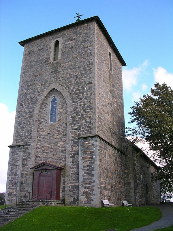 Avaldsnes kirke. Foto: Gunnernett (Wikimedia Commons)