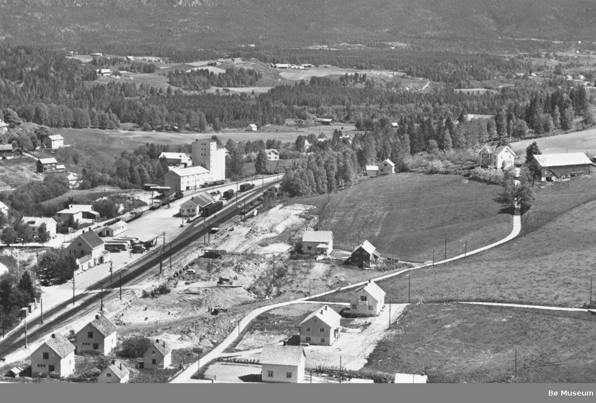 Bø jernbanestasjon, Bø i Telemark