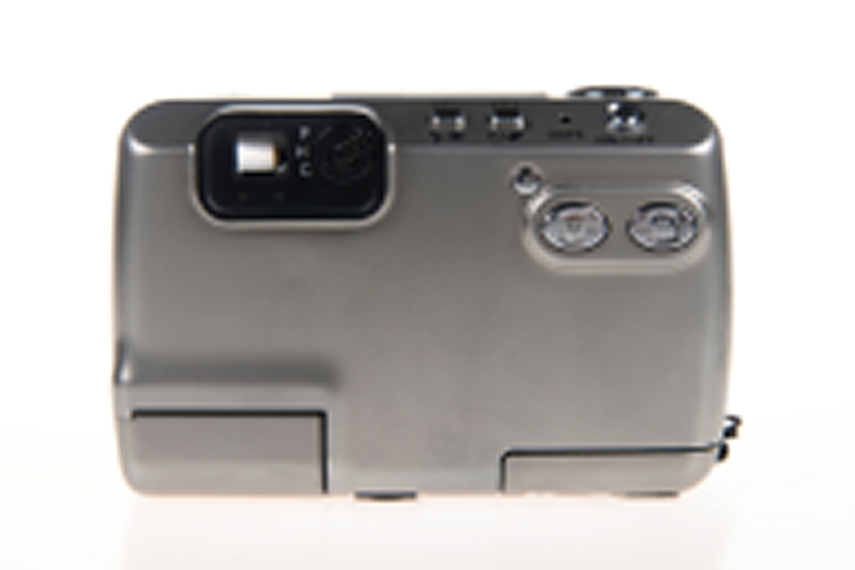 Et kompaktkamera for APS-film med autofokus fra Minolta, med et 24-70mm f/5.7-22 zoom-objektiv. Luker til film og batteri under kameraet. Det har en liten blits som kan vippes opp. Det er en liten skjerm på toppen, og knapper for fotomoduser, datoinnstilling og zoom på baksiden. Til kameraet er det festet en nakkestropp.