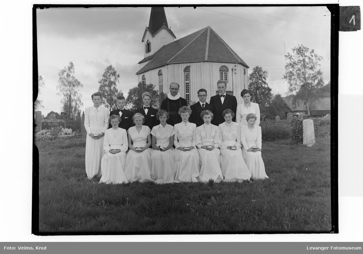 Konfirmasjon i 1954 i Vinne kirke, Verdal.