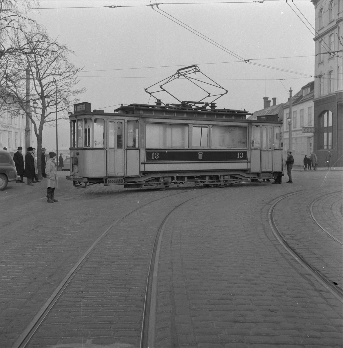 Trikkeavsporing i krysset ved Olav Tryggvasons gate og Munkegata