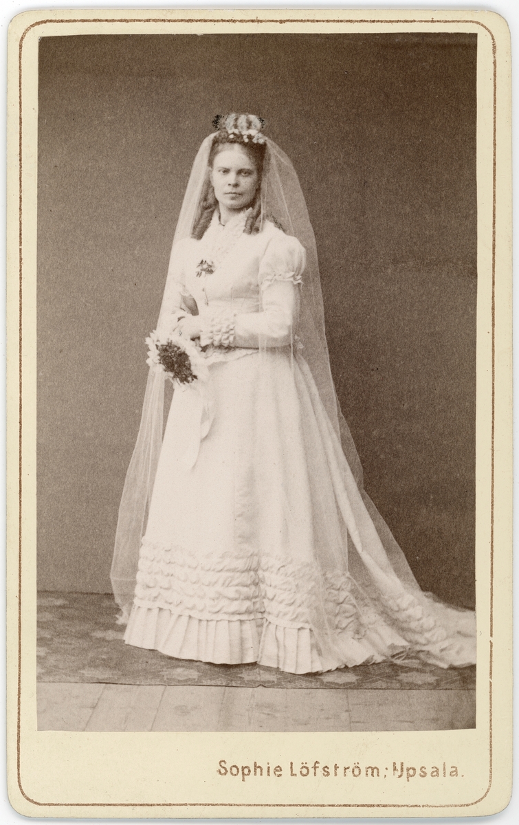 Kabinettsfotografi - Hilda Lundvik, född Nordendahl, Uppsala 1875