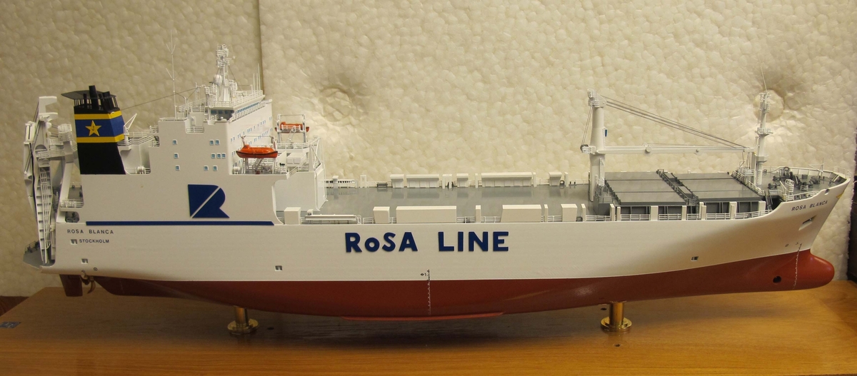 Fartygsmodell av Rosa Lines modell Rosa Blanca byggd 1985.