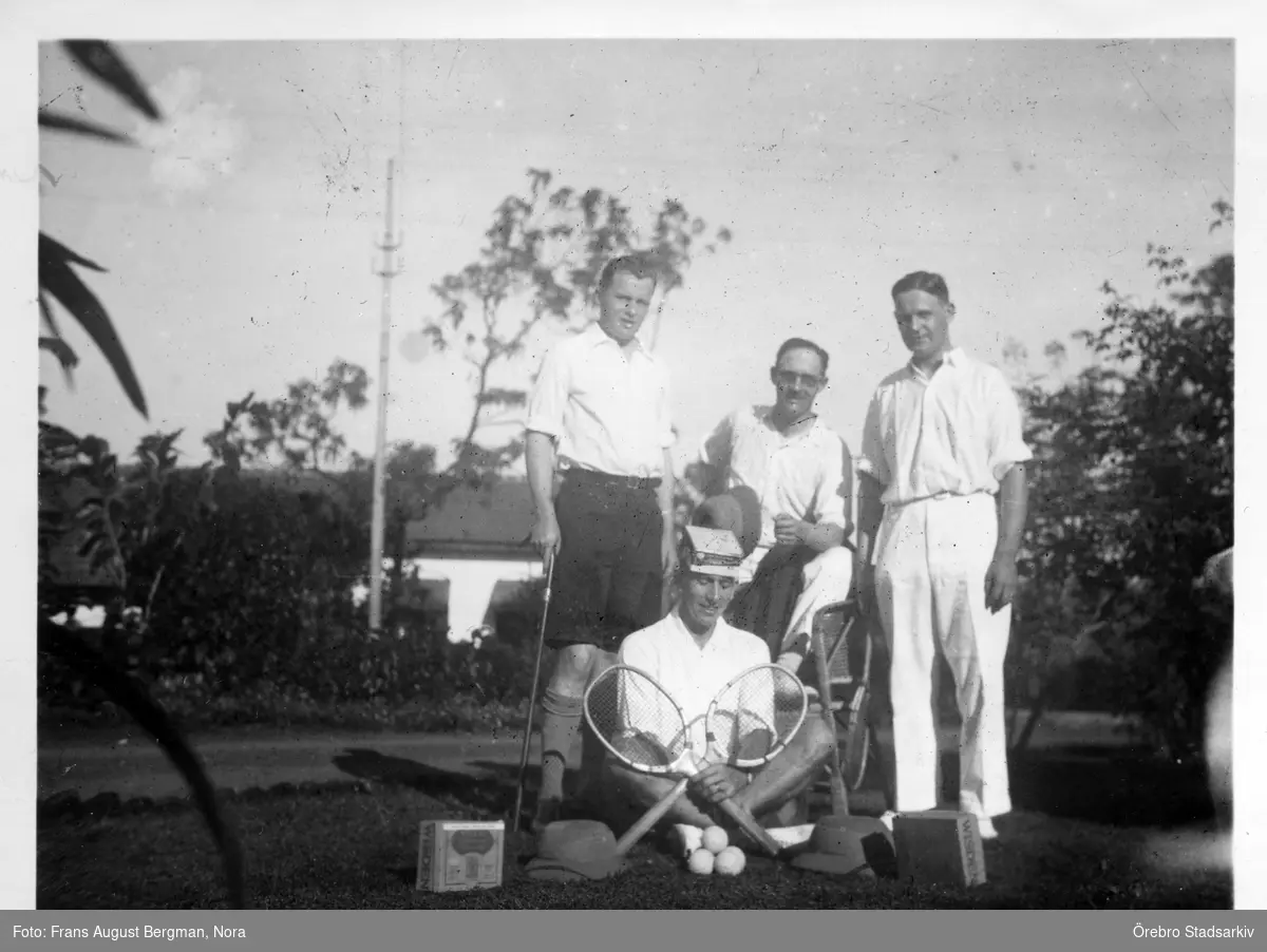 Tennisspelare

Längst till höger Frans August Bergman (född 1904)