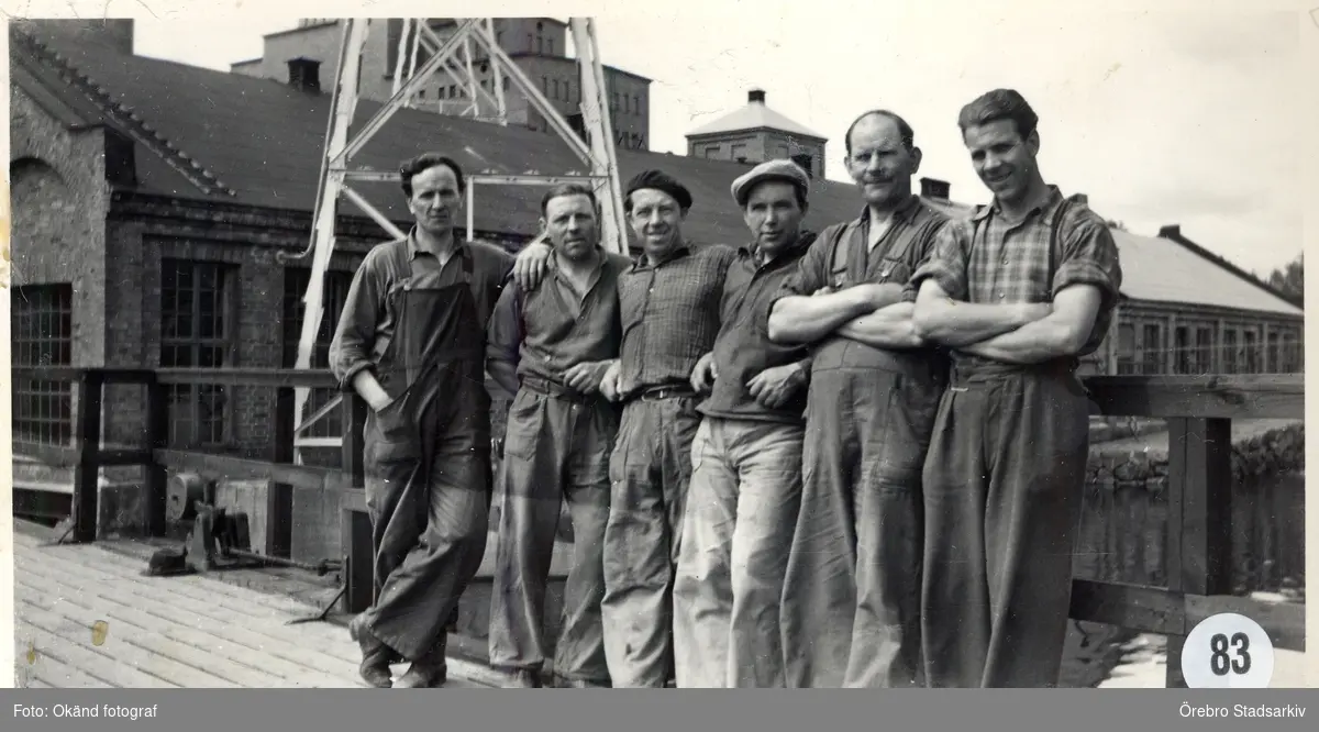 Arbetare vid Frövifors Pappersbruk

Från vänster: okänd, okänd, Gustafsson, okänd, Karl Führ, okänd