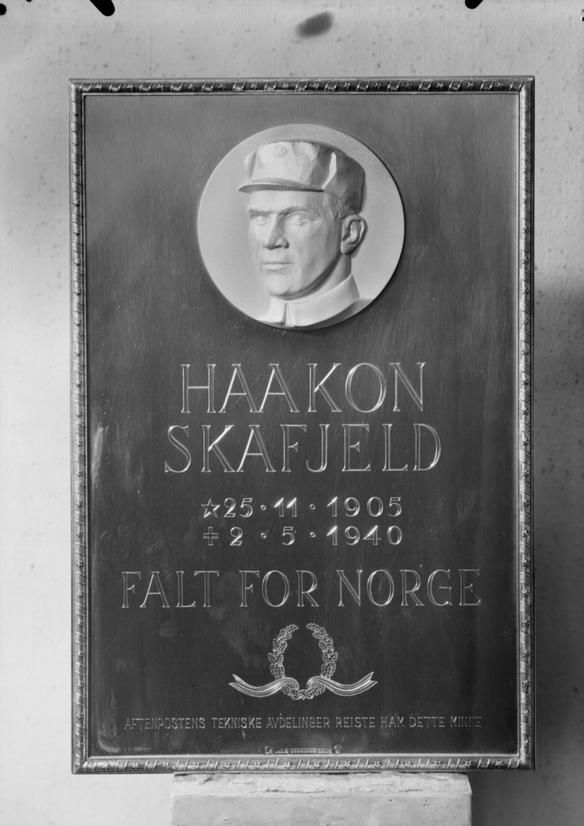 Minnetavle over Håkon Skafjeld. Se: Aftenposten (H. Nilsen)