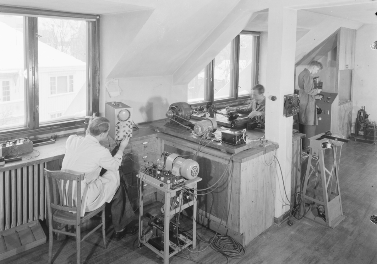 Fra virksomheten på Norges Elektriske Materiellkontroll, nå kalt Nemko. Institusjonen ble etablert i 1933 for obligatorisk sikkerhetstesting og godkjenning av elektrisk utstyr for tilkobling til det vanlige strømnettet. Fra virksomheten på Norges Elektriske Materiellkontroll, nå kalt Nemko. Institusjonen ble etablert i 1933 for obligatorisk sikkerhetstesting og godkjenning av elektrisk utstyr for tilkobling til det vanlige strømnettet. Fra virksomheten på Norges Elektriske Materiellkontroll, nå kalt Nemko. Institusjonen ble etablert i 1933 for obligatorisk sikkerhetstesting og godkjenning av elektrisk utstyr for tilkobling til det vanlige strømnettet.