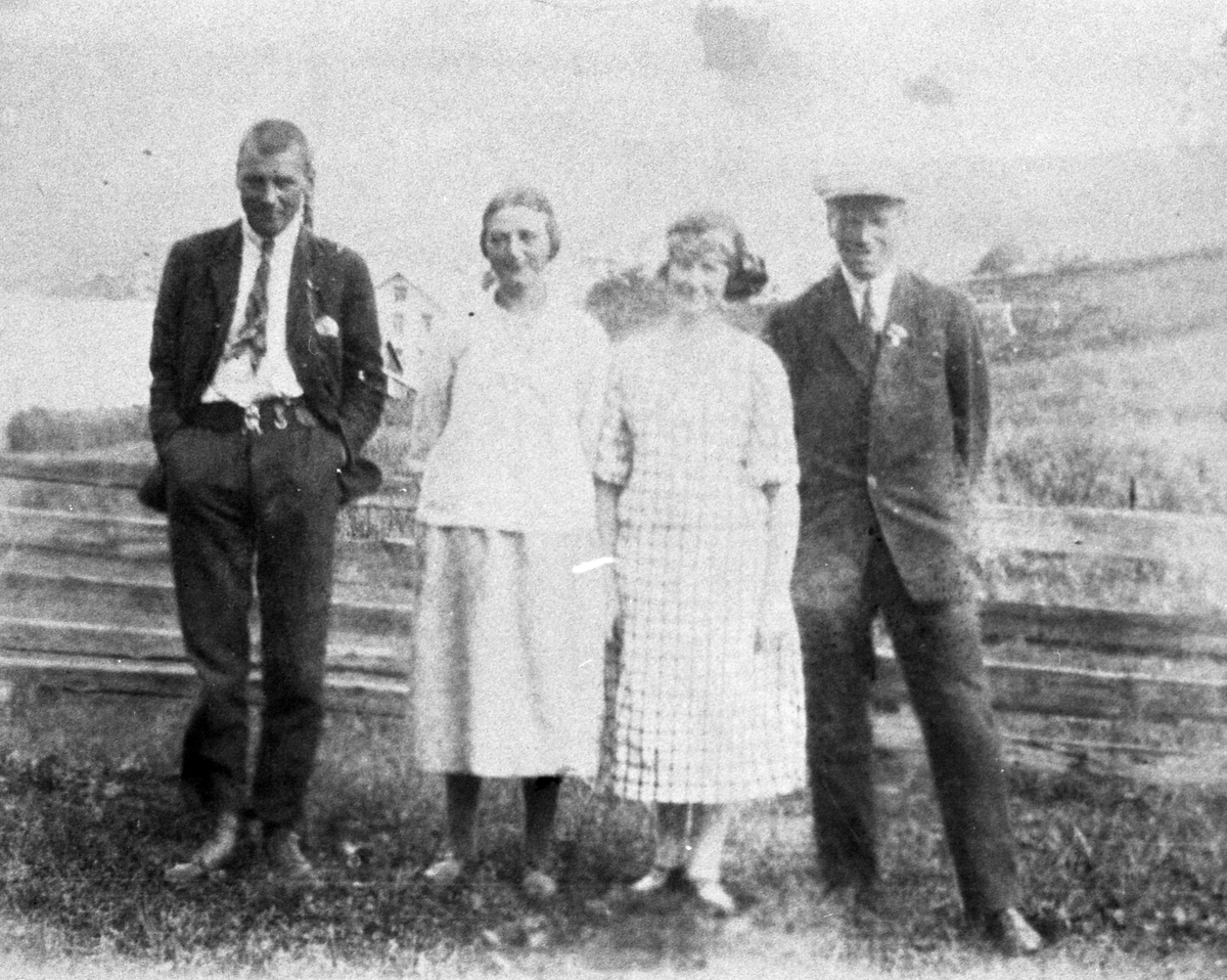 Frå venstre: Helge Bøe, Anna Bøe g. Davidsen, Ambjørg Bøe g. Kvam og Ola Kvam