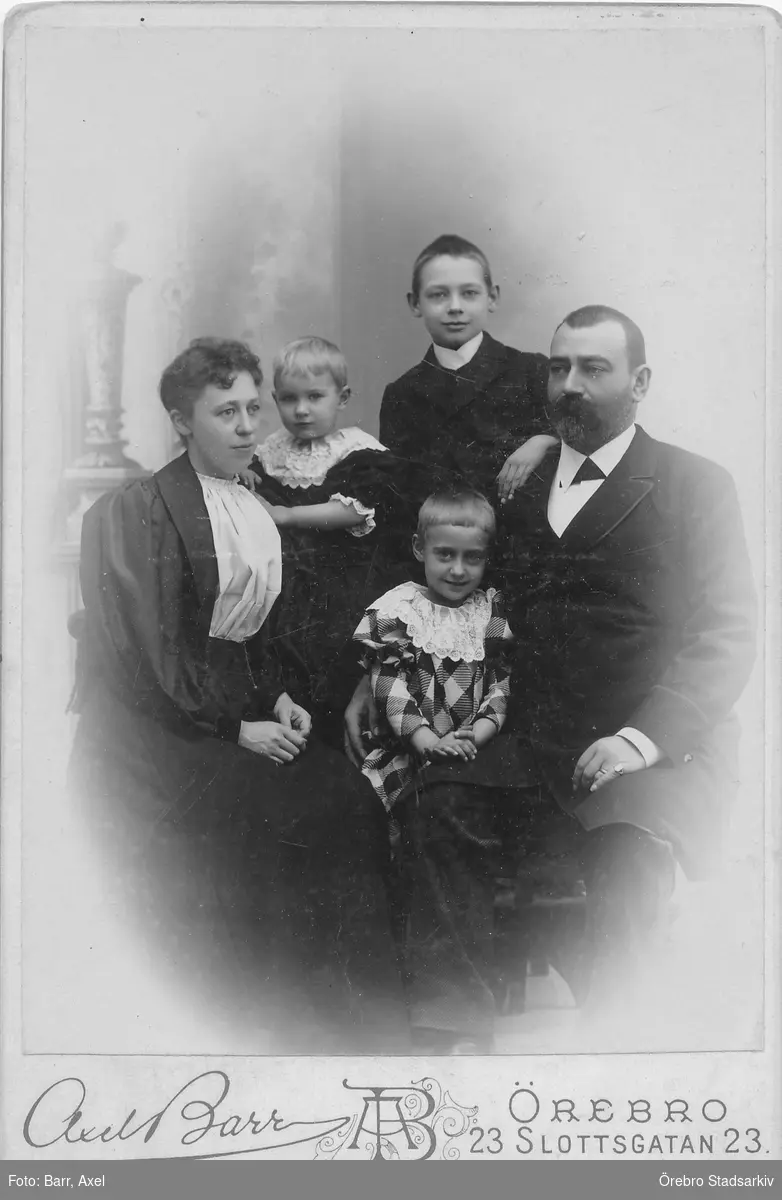 Familjen Bergqvist hos fotografen