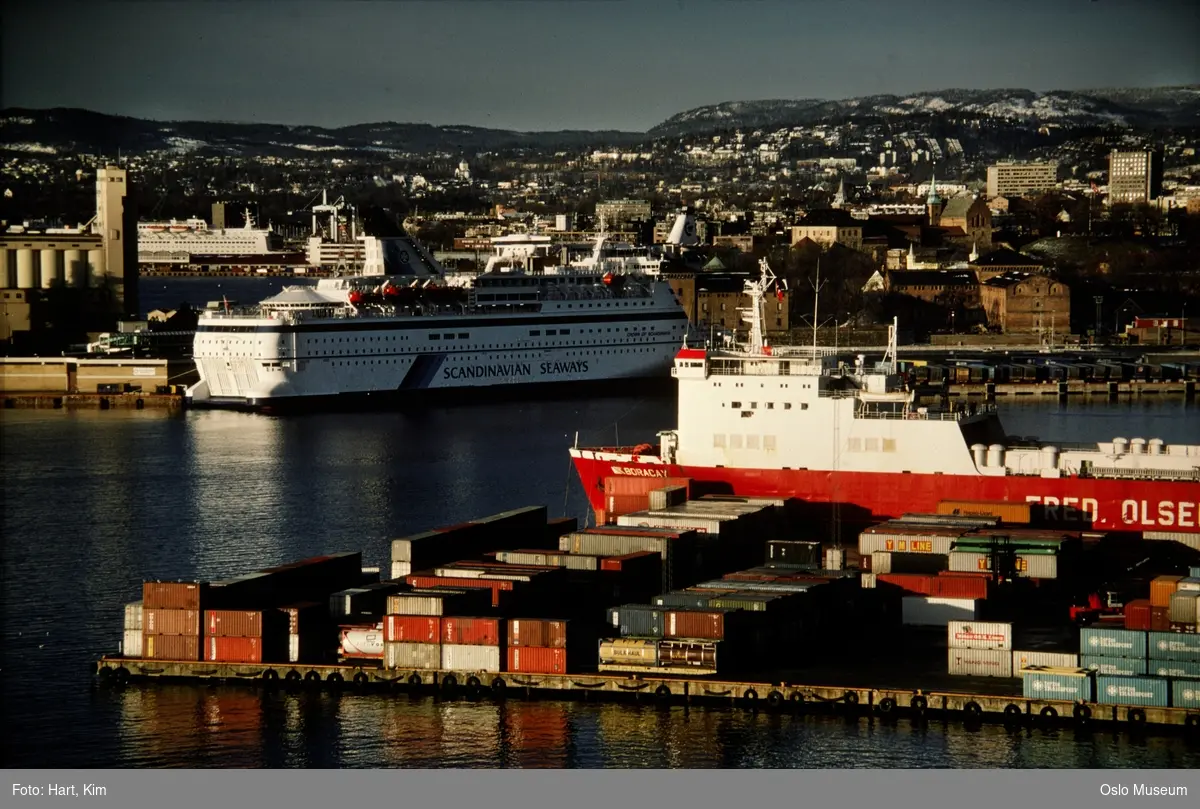 havn, skip, DFDS danskebåt Crown of Scandinavia, Fred. Olsen-skip M/S Boracay, containerhavn, by
