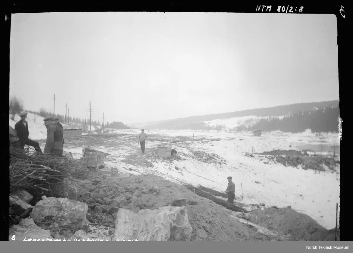 Lagertomt sett vestover fotografert i forbindelse med utbyggingen av Raanaasfossen 1918-1930