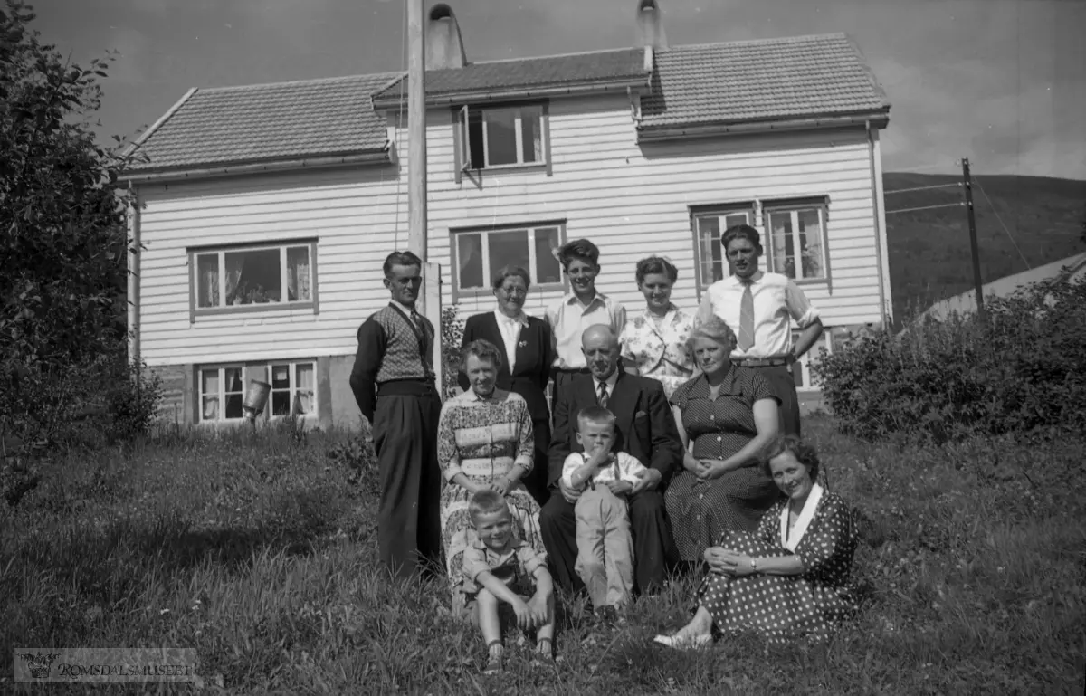 "1957"."Hjå fru Rønning 25.07.1957"."Tur til Engesetdalen 27.07.1957"